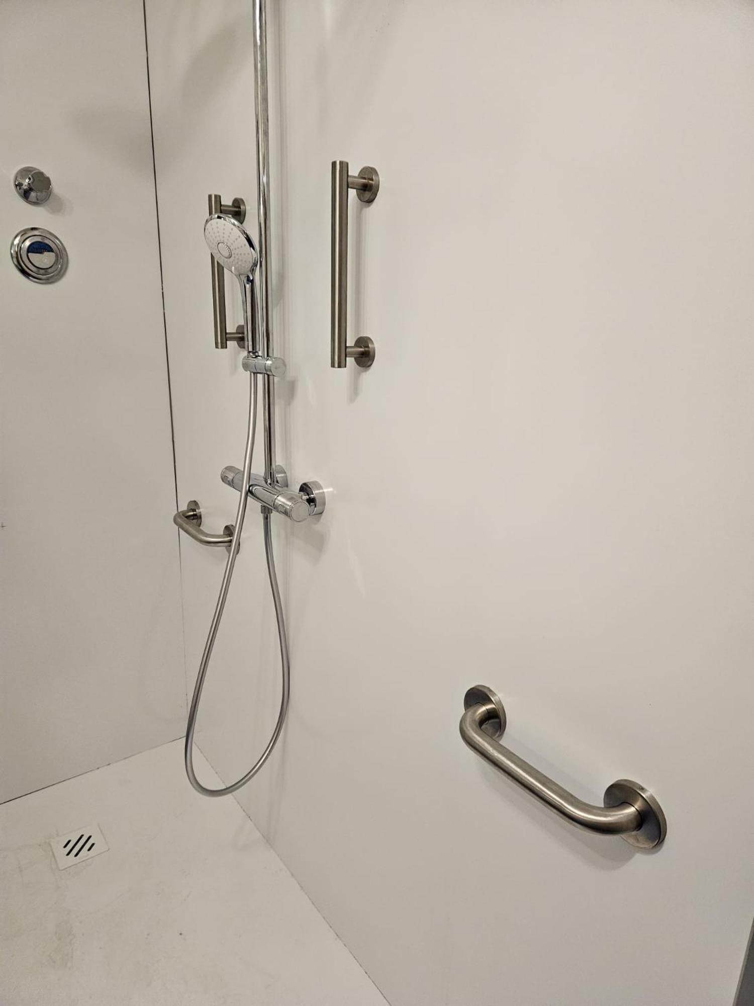 Spitzen-ferienwohnung In Der Spitzenstadt Apartment